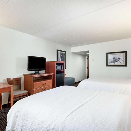 Hampton Inn מורהד סיטי מראה חיצוני תמונה