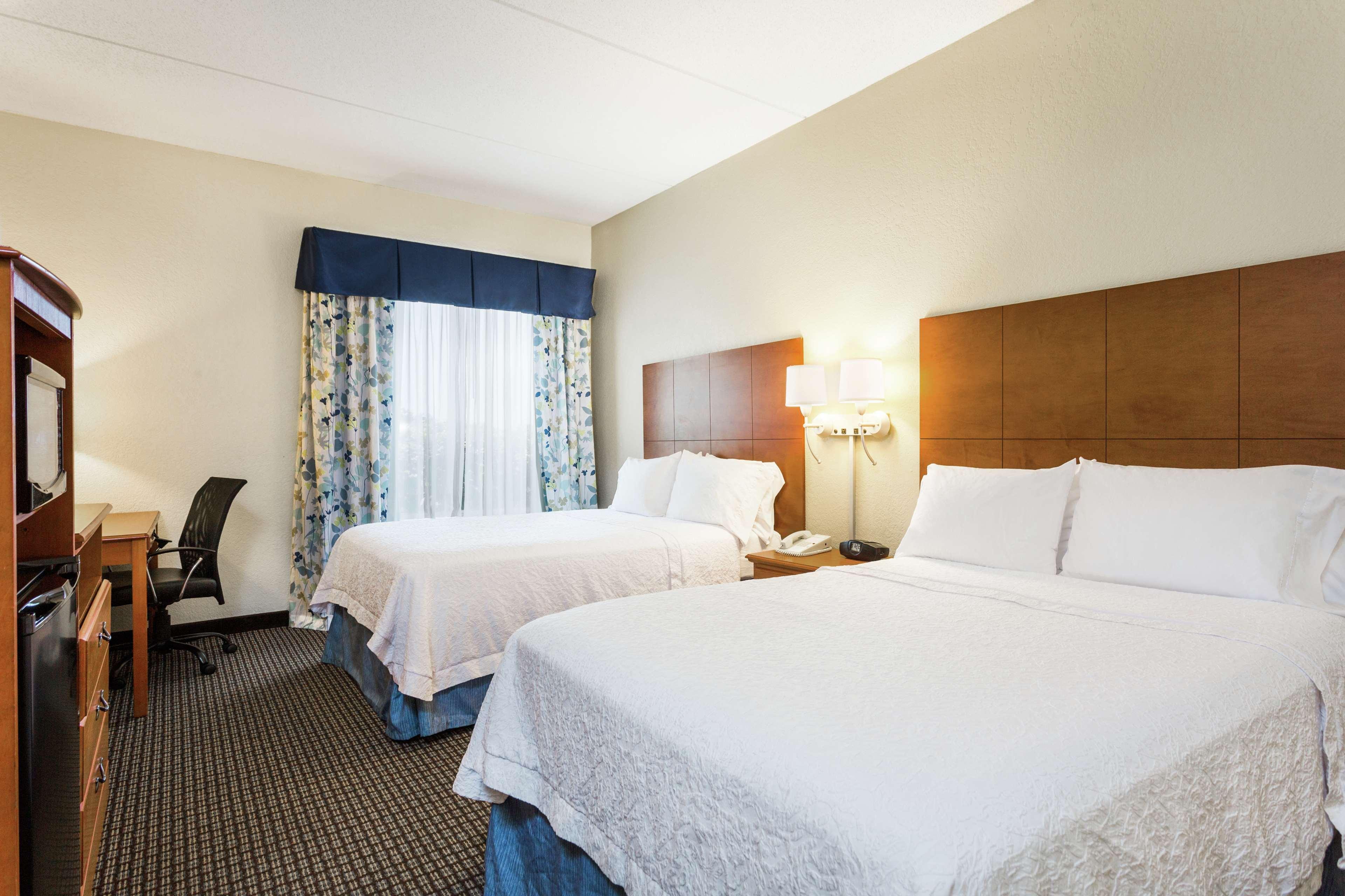 Hampton Inn מורהד סיטי מראה חיצוני תמונה