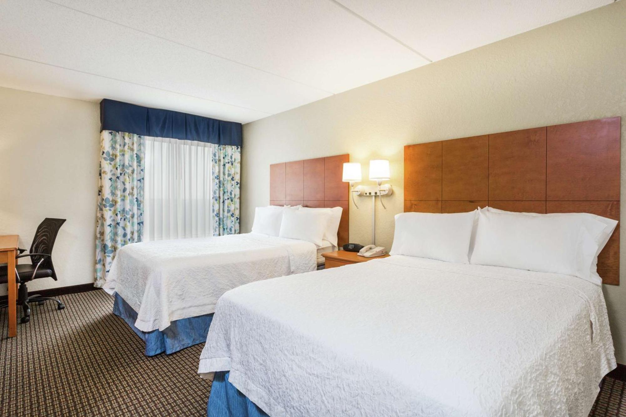 Hampton Inn מורהד סיטי מראה חיצוני תמונה