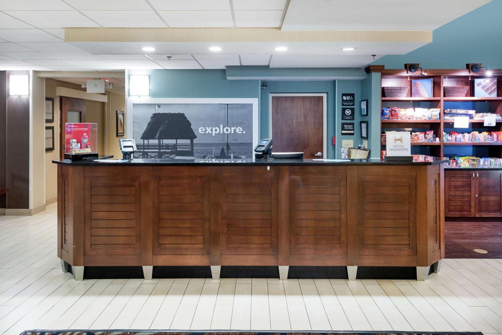 Hampton Inn מורהד סיטי מראה חיצוני תמונה