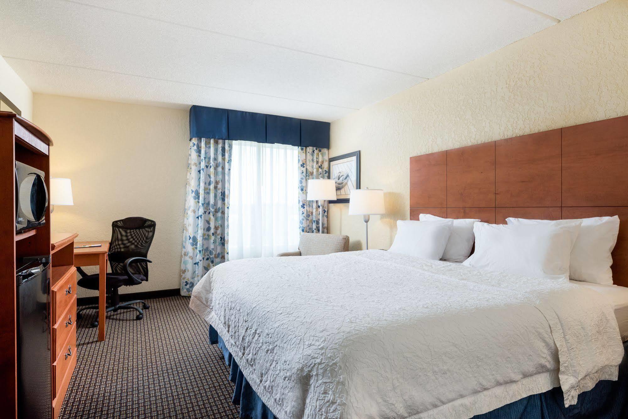 Hampton Inn מורהד סיטי מראה חיצוני תמונה